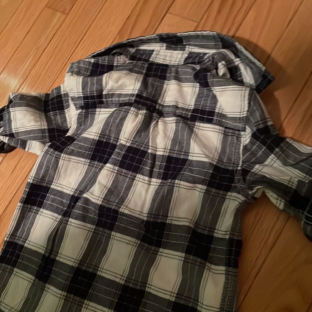 Cat & Jack long sleeved button up 🍁 - Picture 4 of 4